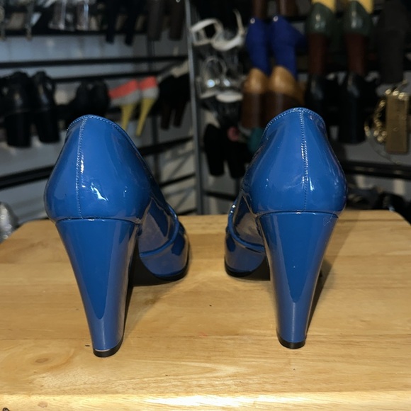 Benetton Blue Patent Heels - Picture 4 of 9